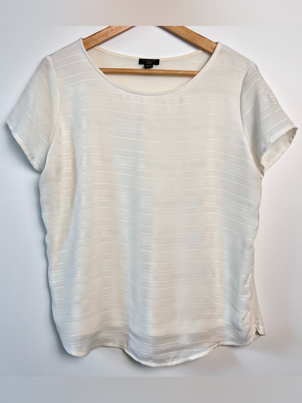 Ann Taylor Factory Petite Blouse Women’s Medium Ivory Lace Short Sleeve Top